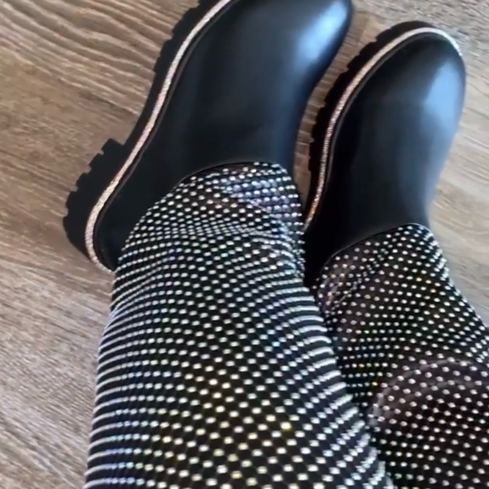 Stylish Black Shoes - Picture 3 of 4